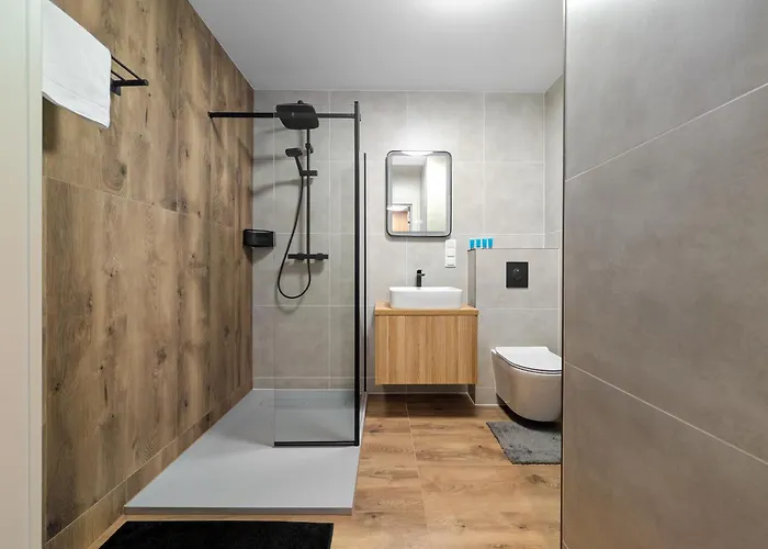 Reymonta Deluxe By Bookinghost Daire *