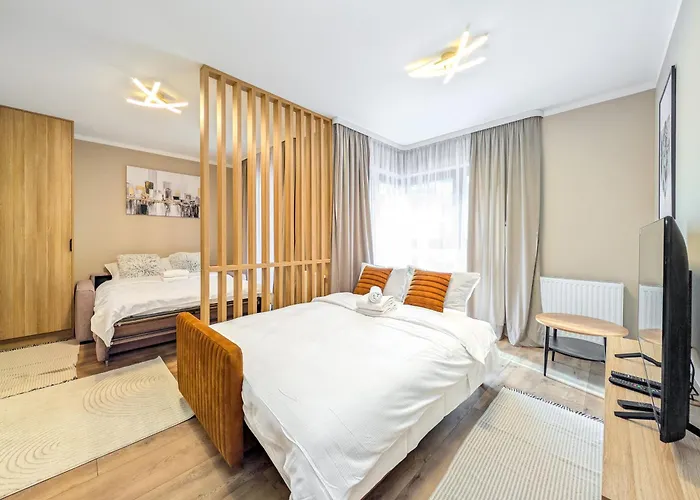 Reymonta Deluxe By Bookinghost * Breslavia